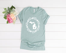 Load image into Gallery viewer, Michigan Wreath T-Shirt